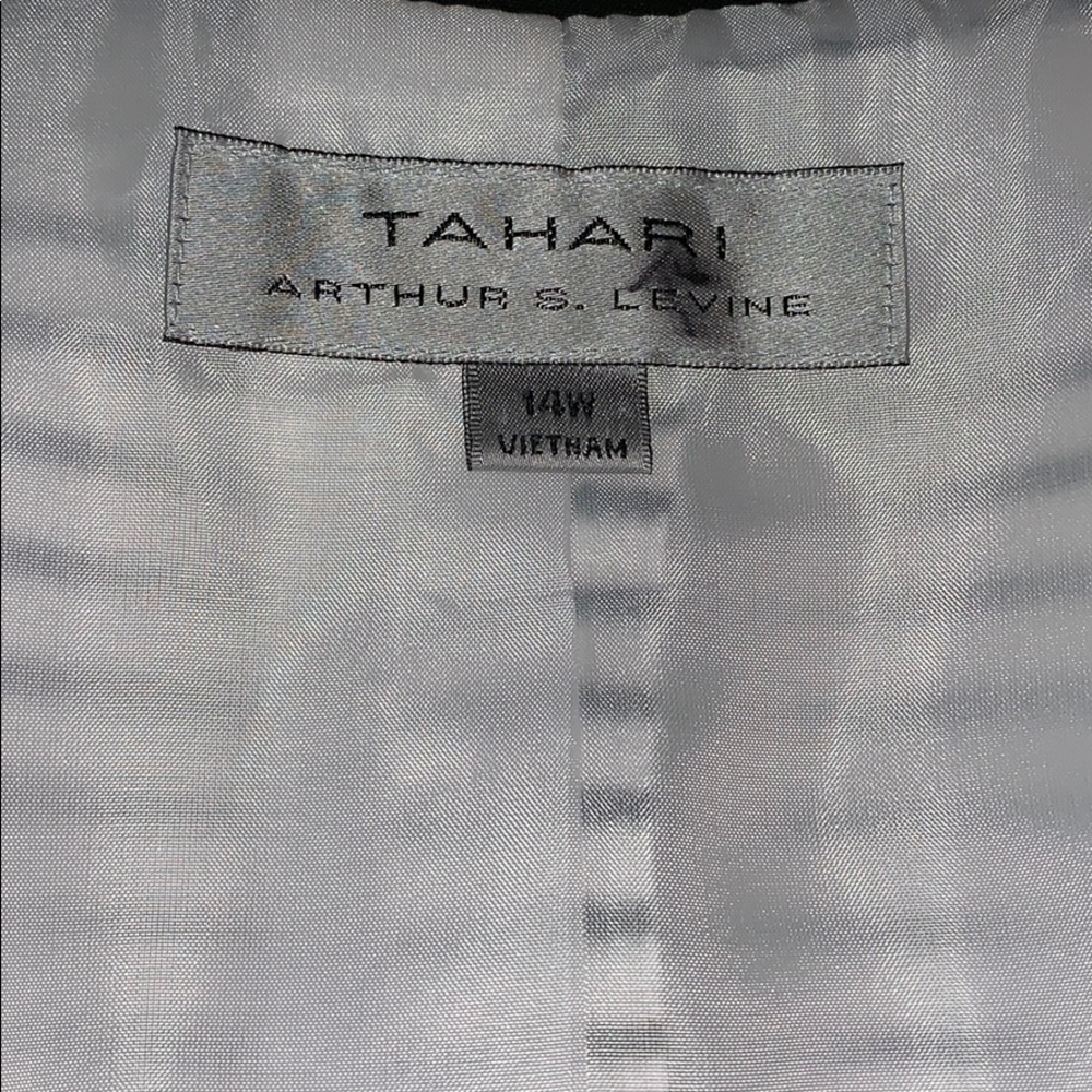 EUC Tahari Black and White Striped Blazer - Picture 2 of 4